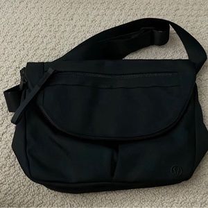 Lululemon crossbody bag (5L)